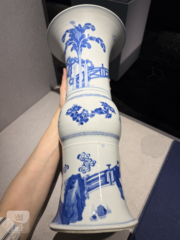 清康熙 青花高士图花觚一对 - 图17